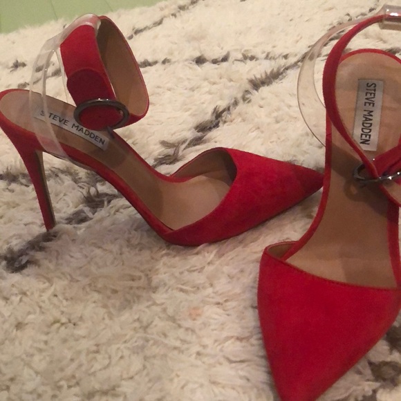 Red heels - Picture 2 of 3